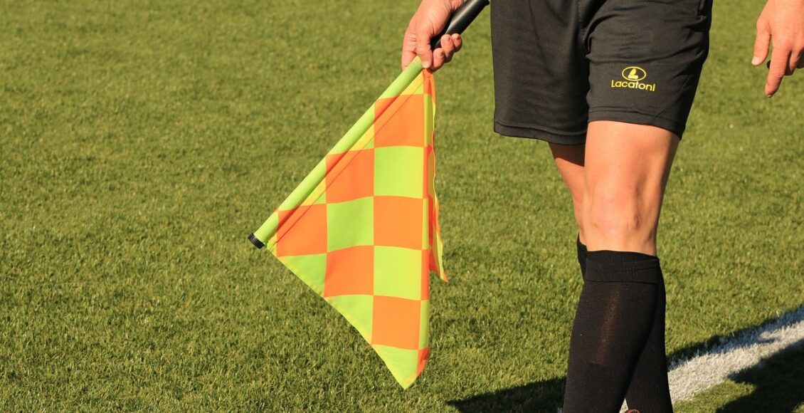 Michael Oliver é o árbitro do jogo do Brasil contra a Croácia
