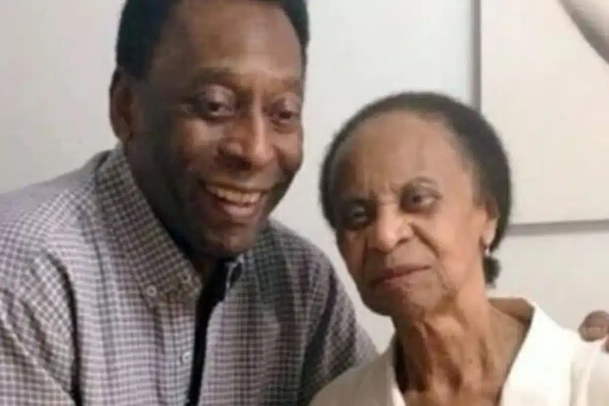 mãe do pelé