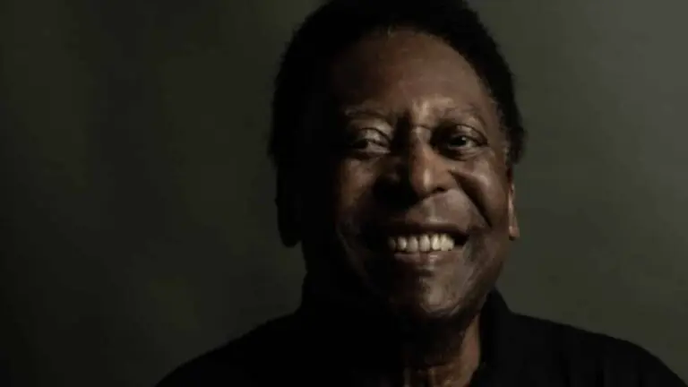 FOTOS: jornais internacionais repercutem morte de Pelé