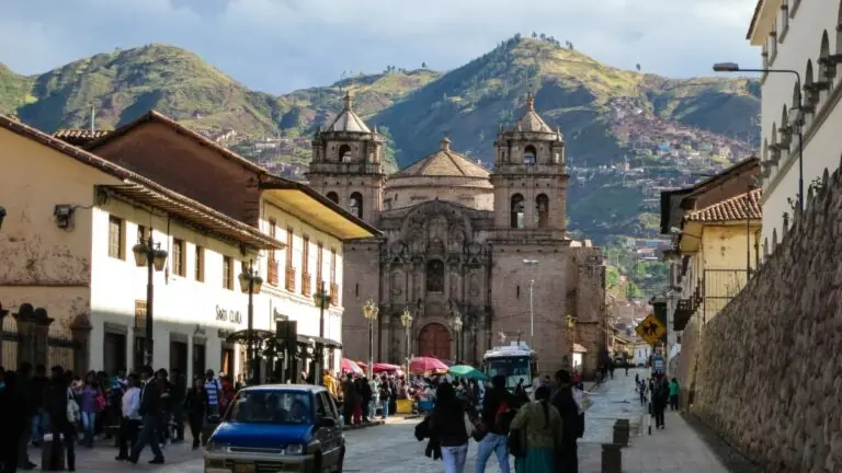 O que é governo de exceção e o que está acontecendo no Peru