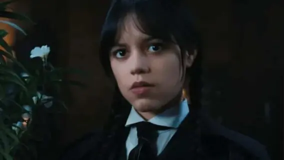 Qual a idade da Wandinha Netflix e dos outros personagens