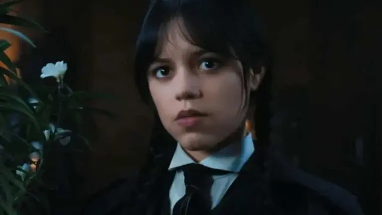 Qual a idade da Wandinha Netflix e dos outros personagens