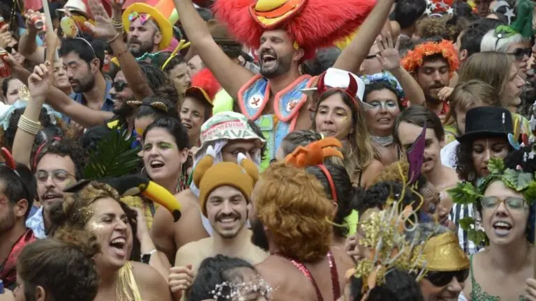 Carnaval é feriado ou ponto facultativo? Veja cidades onde folga é garantida