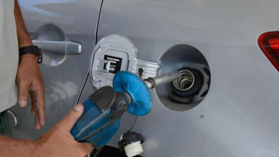 Preço da gasolina vai subir: Pétrobras anuncia aumento de 7,47%
