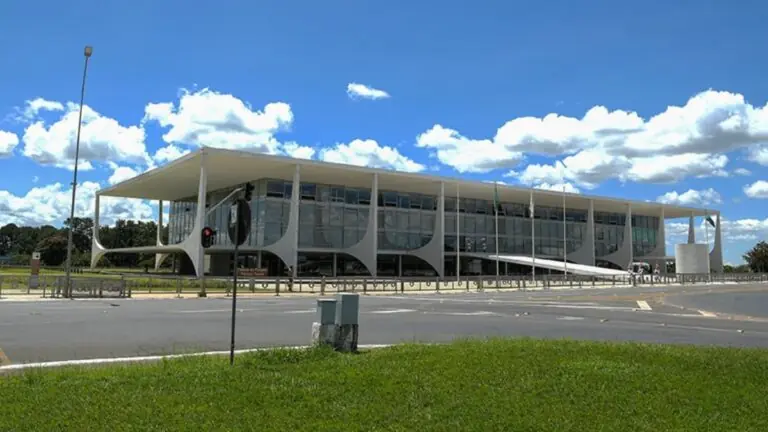 Lula vetou R$ 4 bilhões no Orçamento de 2023?