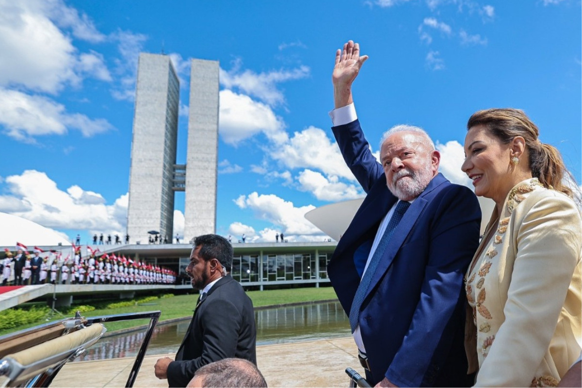Lula recebe a faixa presidencial