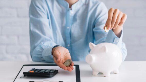 O salário mínimo está R$ 1,3 mil? Entenda confusão