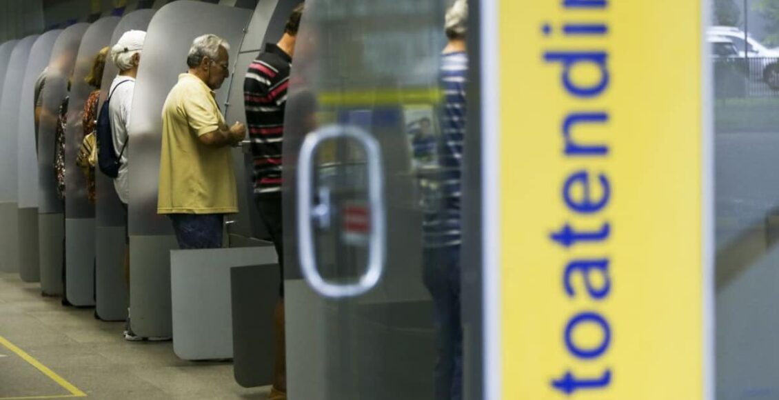 Como fica o expediente bancário no Carnaval 2023 em SP