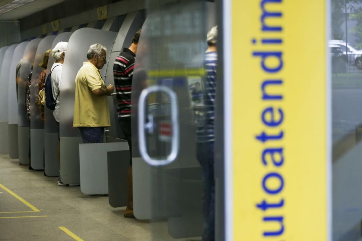 Como fica o expediente bancário no Carnaval 2023 em SP?