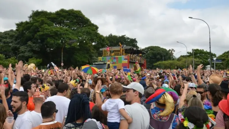 BaianaSystem fecha carnaval de SP 2023 com Navio Pirata no sábado