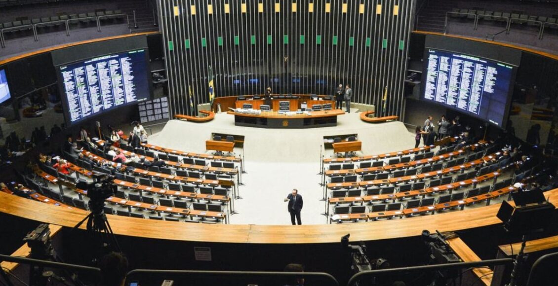 Arthur Lira é reeleito presidente da Câmara dos Deputados