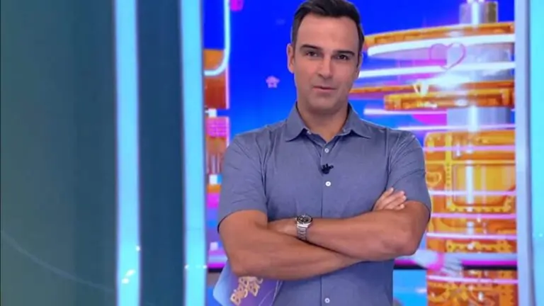 Após polêmica, Tadeu Schmidt dá recado sobre religião no BBB 23