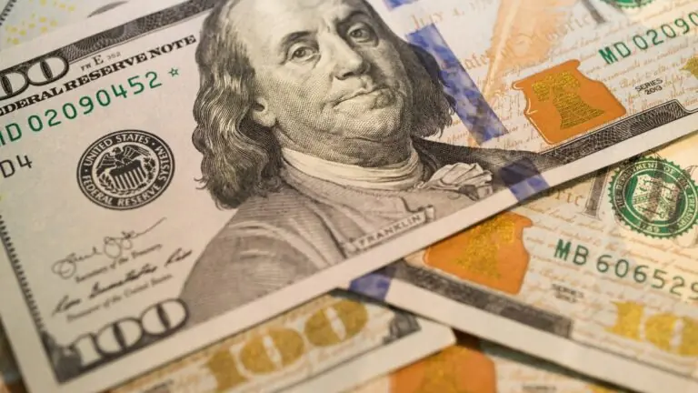 Efeito Lula? Entenda por que o dólar está em queda em 2023