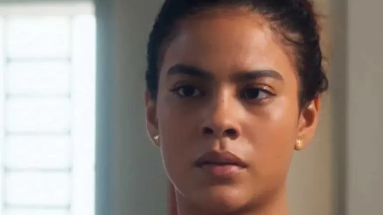 Quem é o pai da Jenifer na novela Vai na Fé?