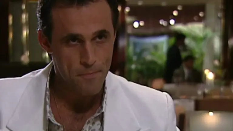 Quem mata Ralf em O Rei do Gado?