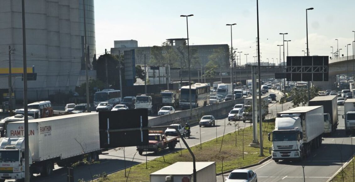 Rodízio de carros é suspenso em SP
