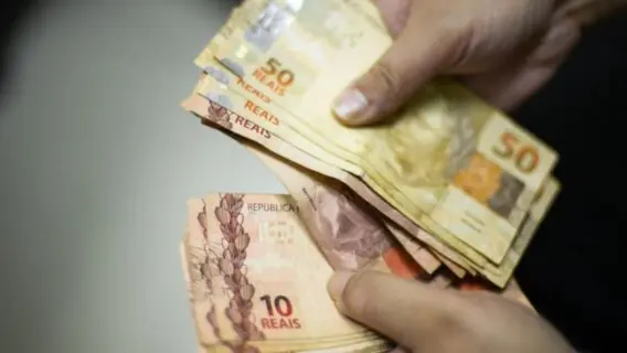 Aumento do salário mínimo 2023 será anunciado em maio; veja valor