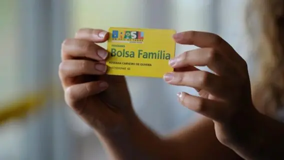 Ainda não recebeu? Como saber se foi aceito no Bolsa Família 2023