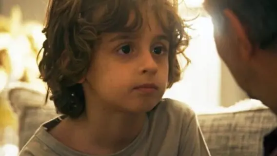 Quem é a mãe do Tonho na novela Travessia?