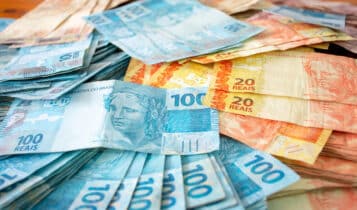 salário comercial