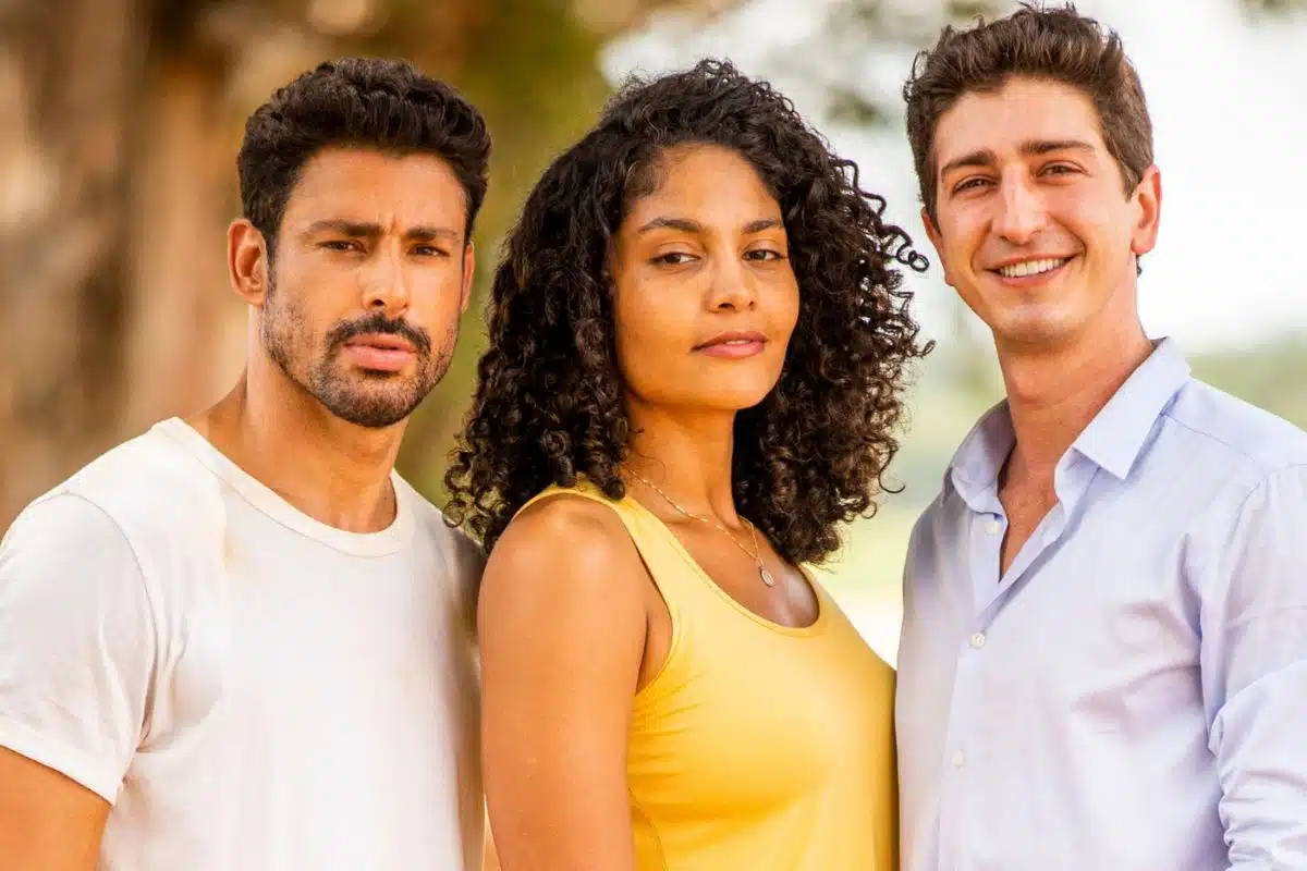 trio de atores da novela terra e paixão
