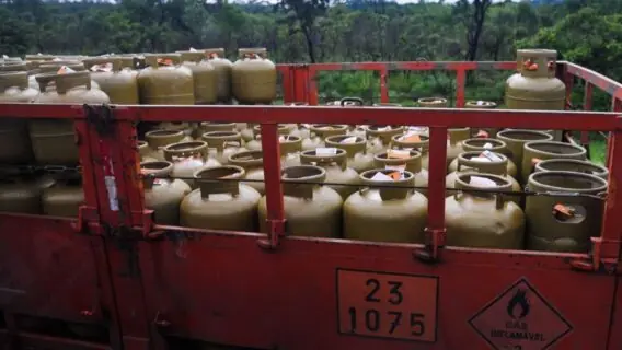 Auxílio Gás volta em junho, mas já excluiu 266 mil famílias