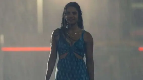 Brisa e Oto se beijam, e Glória Perez explica cena ‘aleatória’