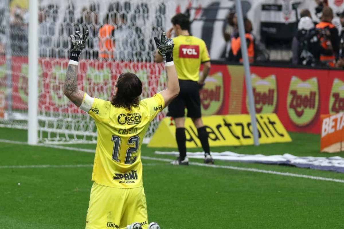 Cássio vive ano com mais pênaltis defendidos pelo Corinthians