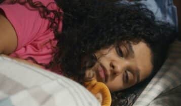 o que acontece com karina em travessia