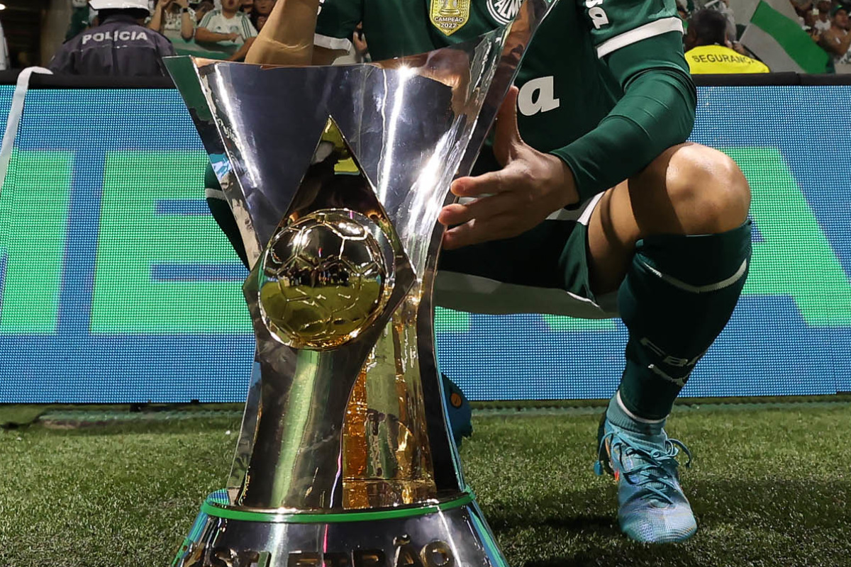 Premiação do Brasileirão feminino 2023 aumenta 20%, mas homens