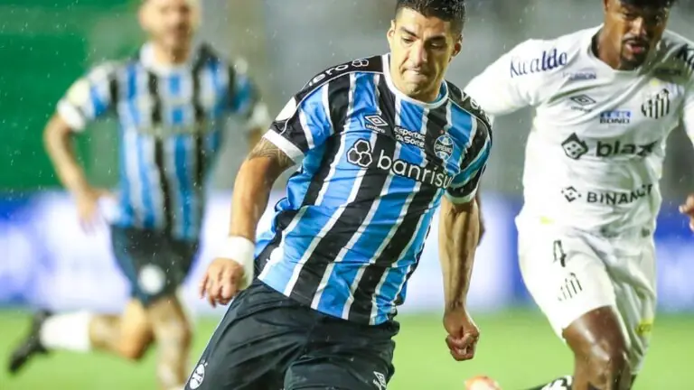 Além de Suárez: 5 pênaltis perdidos que enfureceram torcedor