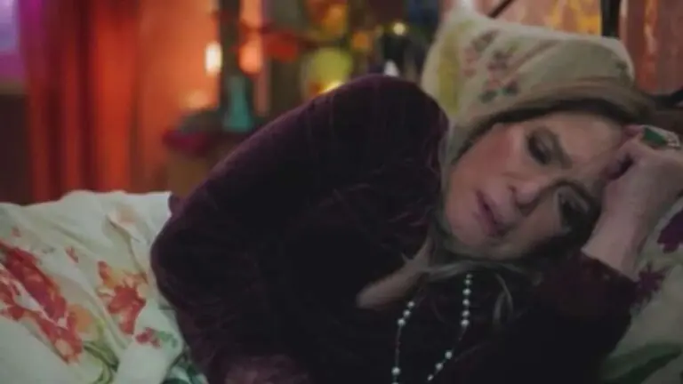 Como Cândida morre em Terra e Paixão?