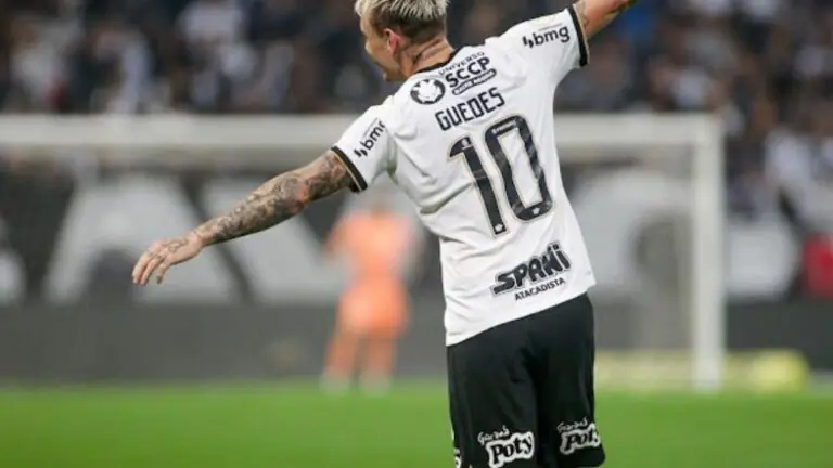 Roger Guedes vai jogar hoje pelo Corinthians ou não?