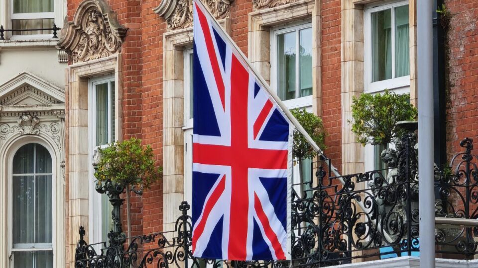 qual coroa o Rei Charles usará