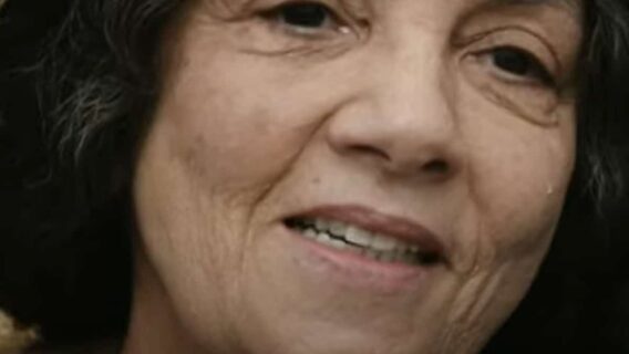 A mãe de Moisés morre em Os Dez Mandamentos?