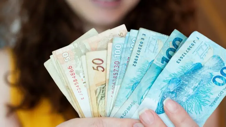 Vai receber o 13º? Veja como consultar o número do INSS em 2023