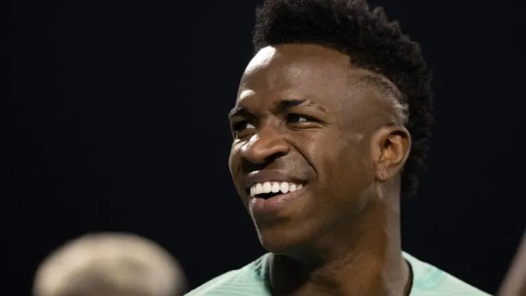 Vini Júnior vai jogar hoje pelo Real Madrid x Sevilla?