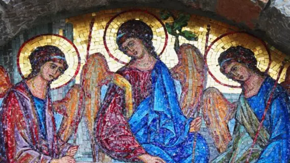 Bom dia Domingo da Santíssima Trindade: frases e mensagens