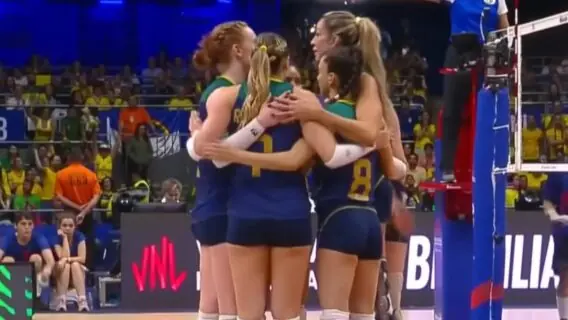 Qual é a situação do Brasil na Liga das Nações de vôlei feminino 2023