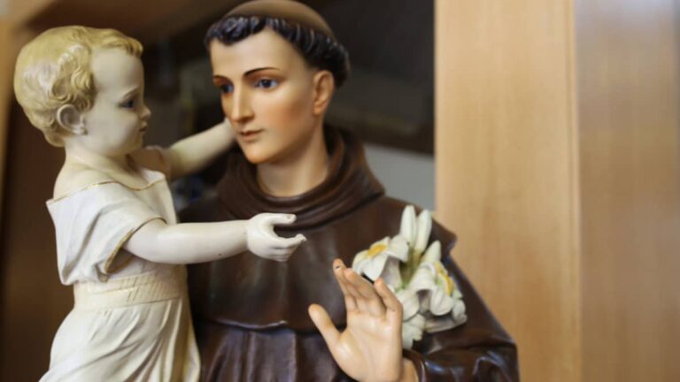 Oração de Santo Antonio que não falha nas causas difíceis