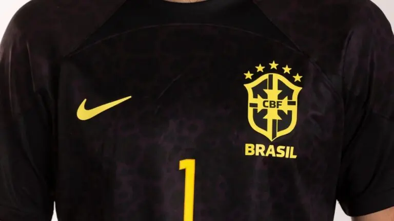 Veja o uniforme preto da Seleção Brasileira em jogo na Espanha