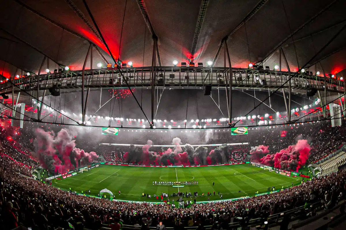 Vasco x Flamengo vai passar em qual canal hoje