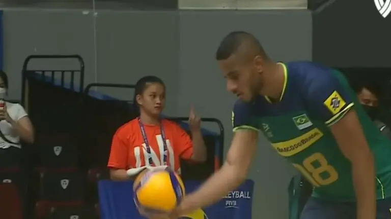 Brasil de vôlei masculino é eliminado se perder para a Polônia?