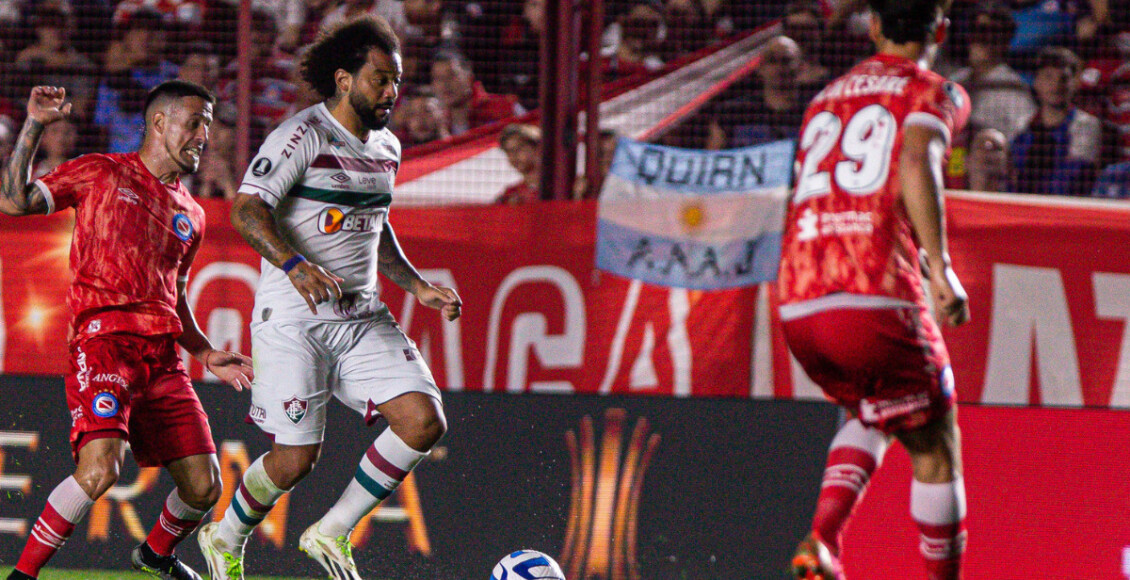 veja o lance do Marcelo do Fluminense que quebrou perna de argentino