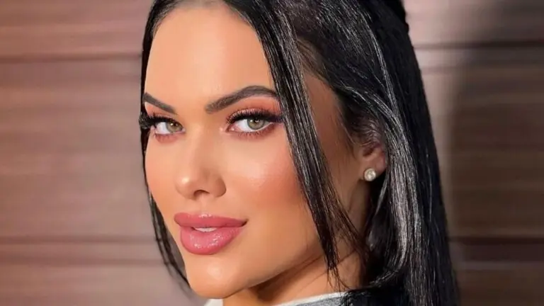 Mais velha? Emily Garcia revela idade