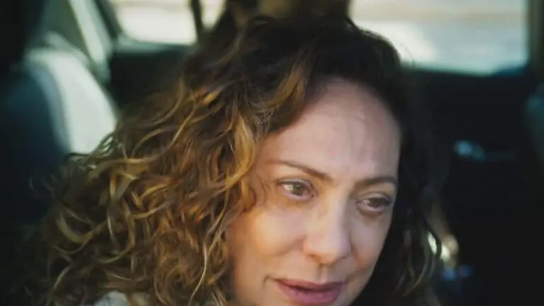 Agatha explica por que foi presa em Terra e Paixão