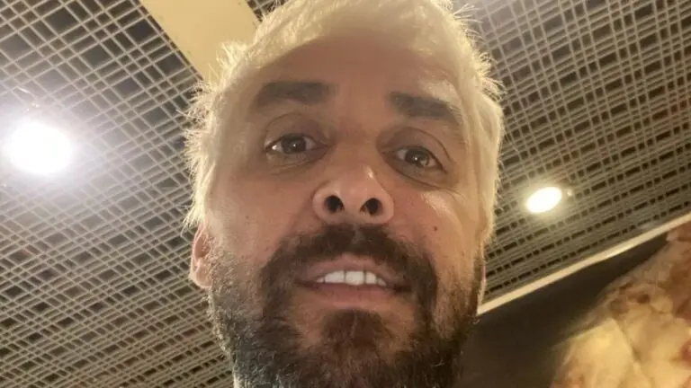 O que aconteceu com o maquiador Ricardo Tavares?