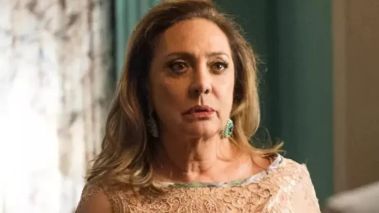 Por que Agatha foi presa em Terra e Paixão?