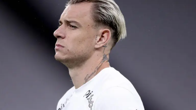 Róger Guedes vai para qual time após sair do Corinthians?