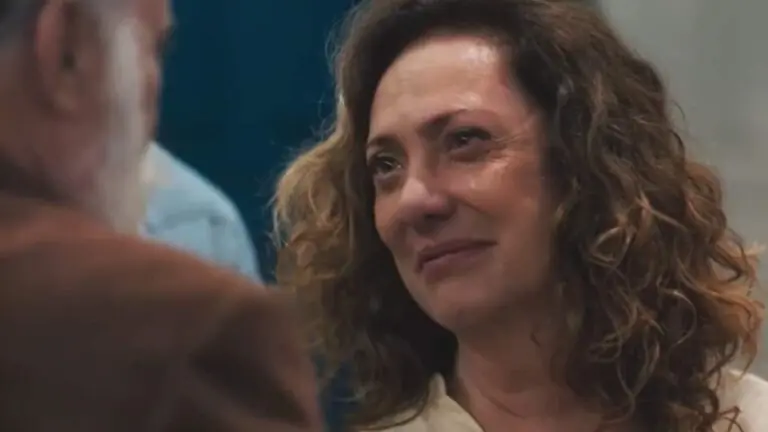 Qual o verdadeiro segredo de Agatha em Terra e Paixão?